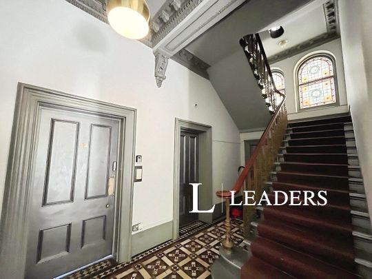 studio to rent The Drive, Hove, East Sussex, BN3 - Photo 1