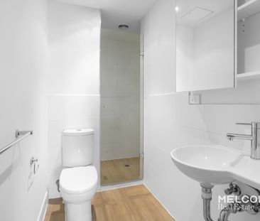 THE ULITMATE CITY PAD - FURNISHED - Photo 5