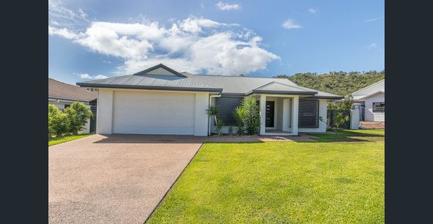 Simply Superb On St Pauls ! - Photo 1