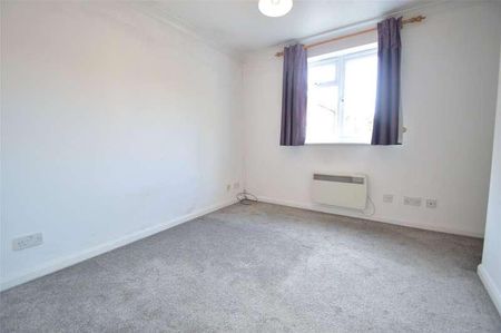 Corfe Place, Maidenhead, Berkshire, SL6 - Photo 4