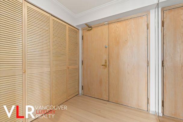Condo in West Vancouver, BC - Photo 1