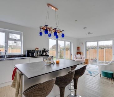 4 bedroom detached bungalow to rent - Photo 6