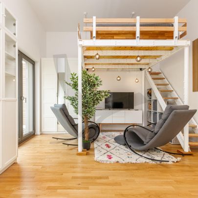 Mit einer perfekten Anbindung nach Friedrichshain - Photo 1