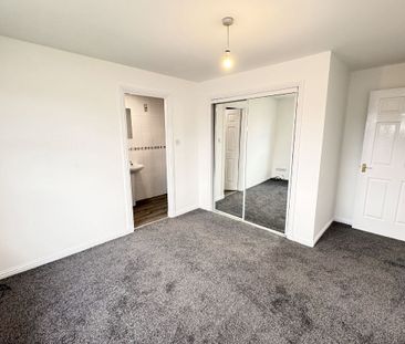 2 Bed, First Floor Flat - Photo 2