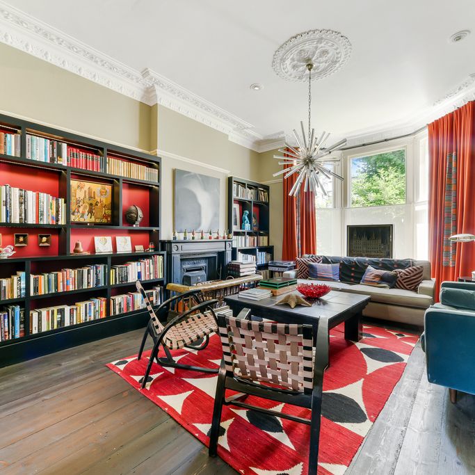 Avenue Crescent, London - Photo 1