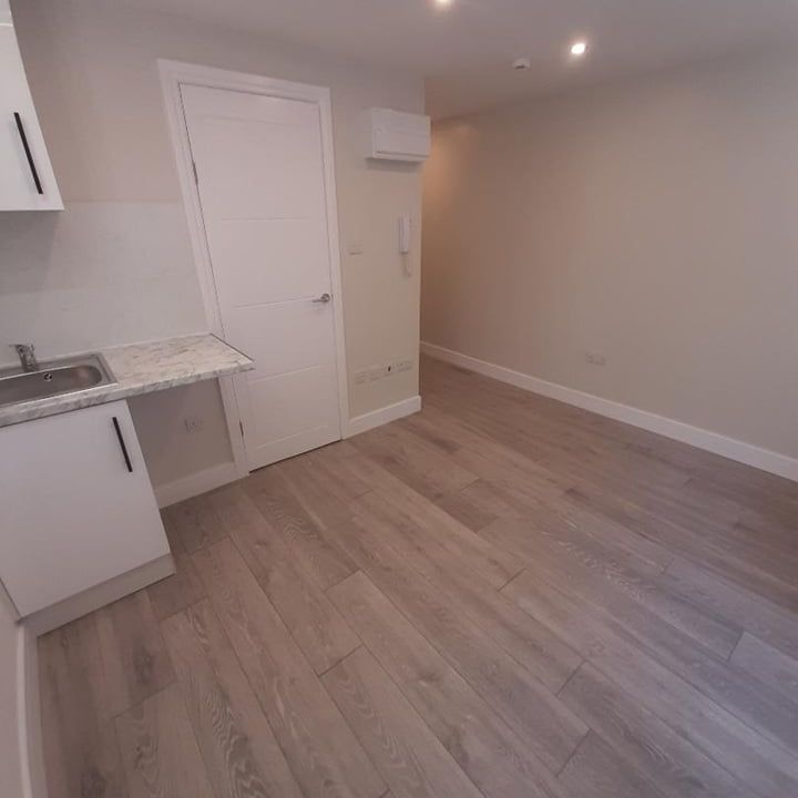 Studio Flat, Minster Rd, NW2 - Photo 1