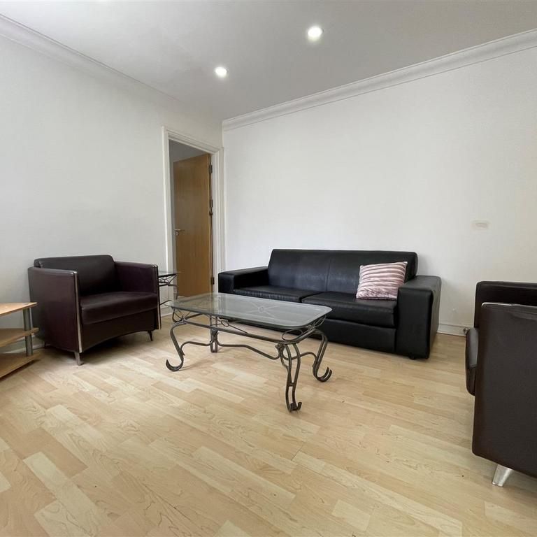 3 bedroom apartment to rent - Photo 1