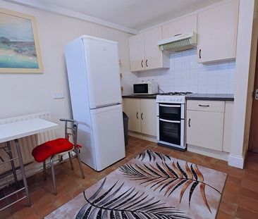 1 Bed Semi-Detached House, Florida Road, CR7 - Photo 1