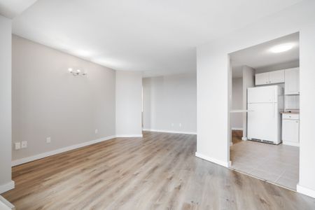 For Lease - 1380 Prince of Wales Drive, Mooneys Bay - Carleton Heights and Area, Ontario - Photo 2