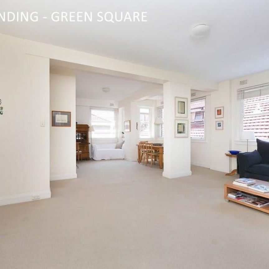 Art Deco Building I Moments to Shopping Centre I Oversized Living - Photo 1