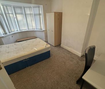 3 bedroom apartment to rent - Photo 6