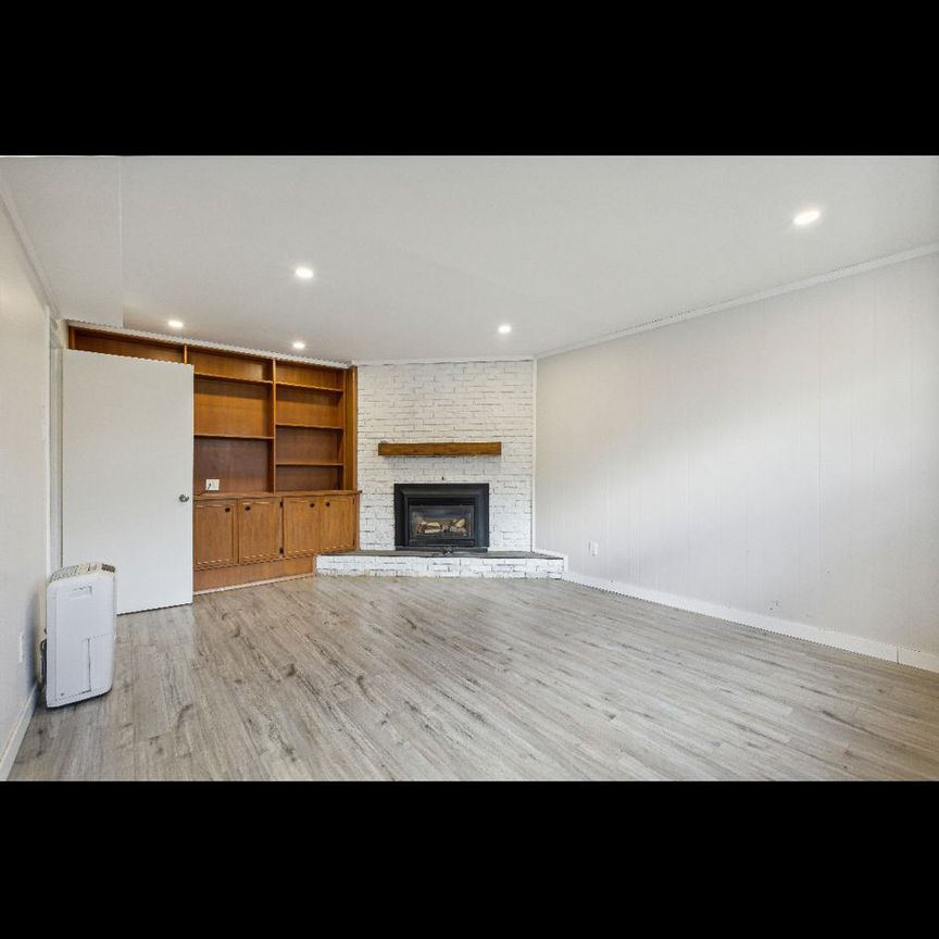 For Lease - 56 Cloverdale Crescent, Kitchener, Ontario - Photo 1