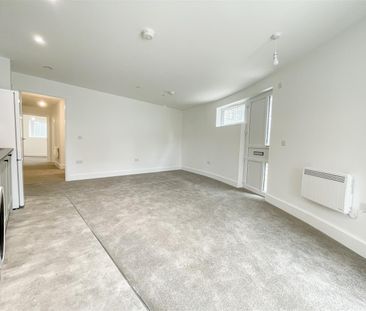 Flat 92, 7 Martin Court, Hastings, TN34 1EF - Photo 2