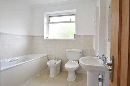 Bramley Way, Ashtead - Photo 2