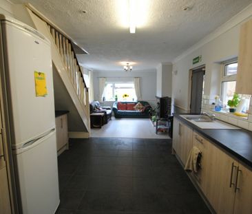 Student house on Langside Avenue - Photo 2