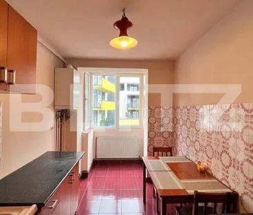 Apartament cu 4 camere, decomandat, 65 mp, Piata Abator - Photo 1