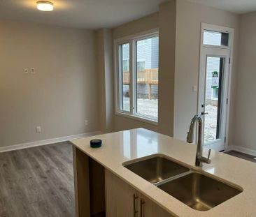For Lease - 379 Les Emmerson Drive, Barrhaven, Ontario - Photo 3
