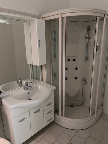 Ruhige & helle 2-Zimmer Wohnung im Zentrum von Baden - Foto 3