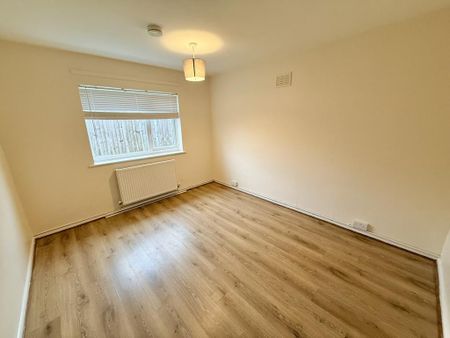 2 bedroom detached bungalow to rent - Photo 2