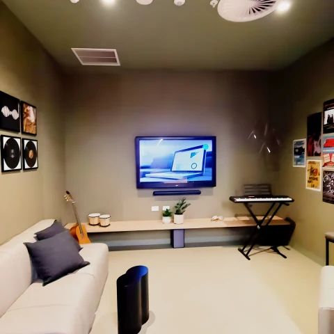 Suite View - Photo 1