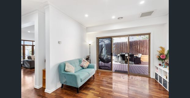 Stylish, Low-Maintenance Townhouse in Prime Briar Hill Location - Photo 1