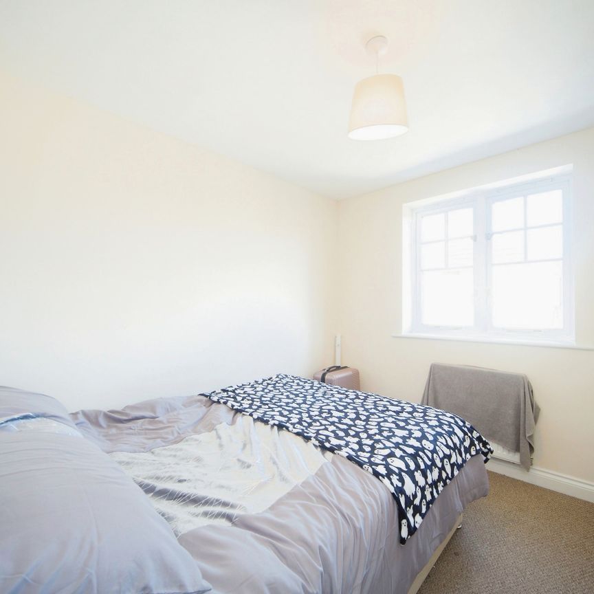 2 BEDROOM FLAT - GLENDINNING AVENUE, DT4 7QF, Weymouth - Photo 1