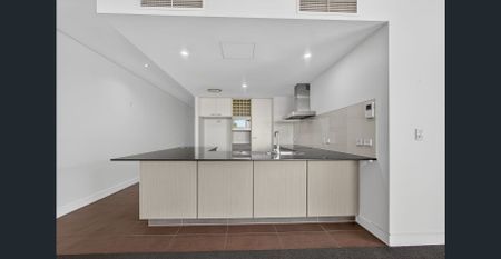 Ground floor with 3 outdoor areas - Photo 2