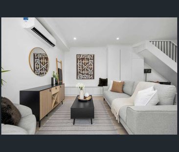 A Stylish Townhouse Designed for Comfortable Modern Living - Photo 1