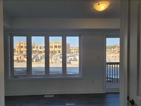 For Lease - 35 Blue Forest Crescent, Barrie, Ontario - Photo 2