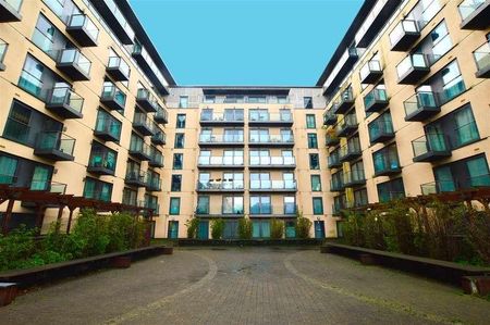 High Street, Slough, SL1 - Photo 4