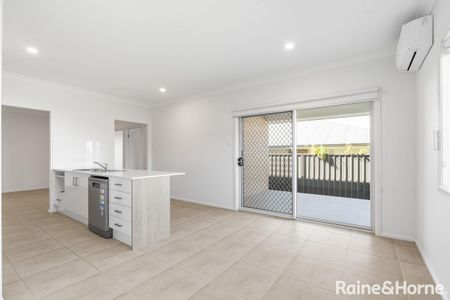 Modern stylish four-bedroom duplex, located in Milton - Photo 3
