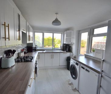 3 bedroom terraced house to rent - Photo 2