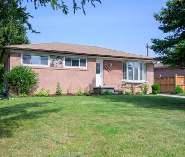 For Lease - 1295 Pinegrove Road Unit# Lower, Oakville, Ontario - Photo 3