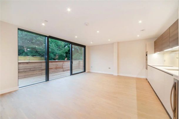 3 bedroom flat in 264-270 Finchley Road - Photo 1