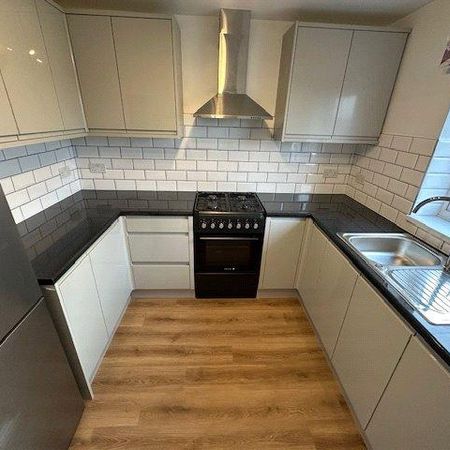 1 bedroom parking to rent - Photo 3