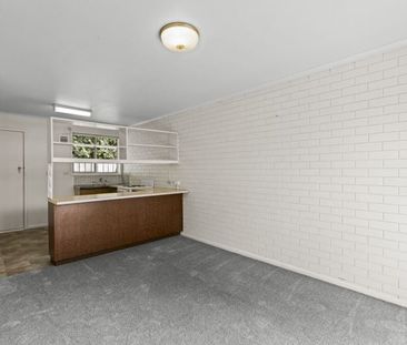 COMFORTABLE BASE IN THE HEART OF MANIFOLD HEIGHTS - Photo 3