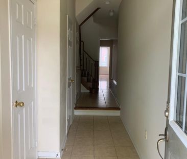 For Lease - 46 Laramie Crescent, Vaughan, Ontario - Photo 4