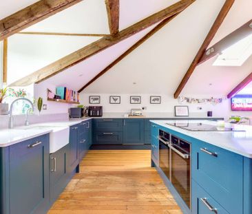 A stunning conversion of a traditional barn located in a quiet haml... - Photo 6