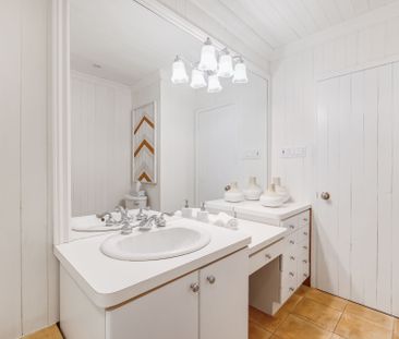 For Lease - 24 Ealing Drive, Toronto, Ontario - Photo 2