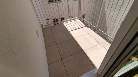Moderne 4 Zimmer-DG-Wohnung mit hofseitigem Balkon - Photo 5