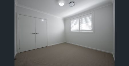 QUALITY BUILT, SPACIOUS HOME - Photo 2