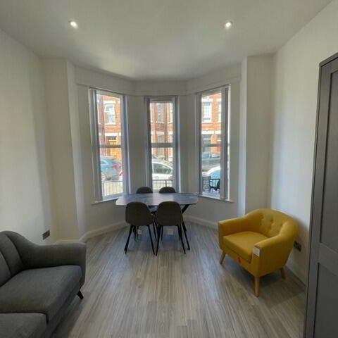 Apartment 1 6 Eglantine Gardens, Belfast, BT9 6EZ - Photo 1