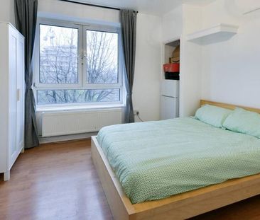 1 bedroom in a flat share to rent - Photo 4
