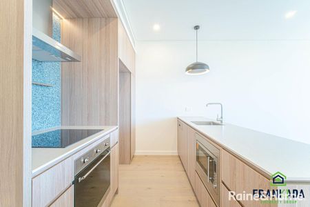 1 Bedroom + Study with view - Photo 3