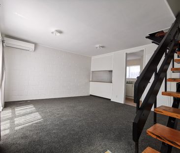 2 Bedroom unit in central Otahuhu - Photo 1