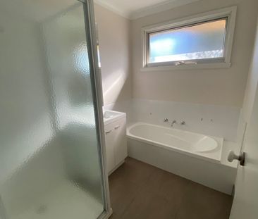 PERFECTLY POSITIONED 3 BEDROOM HOME - Photo 5