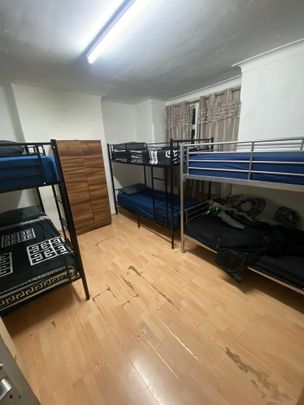 Room in a Shared House, Katherine Road, E6 - Photo 1