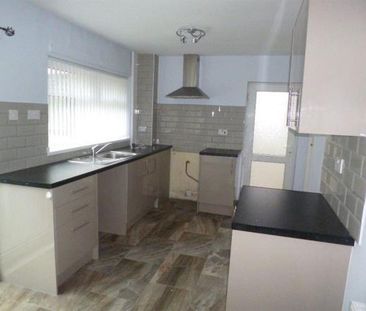 2 bedroom semi-detached house to rent - Photo 6