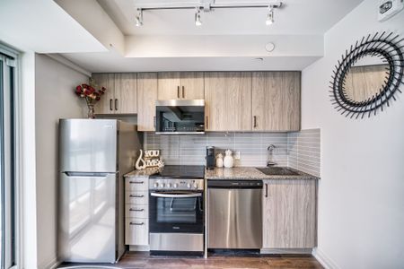 For Lease - 20 Meadowglen Place Unit# 334, Toronto, Ontario - Photo 5