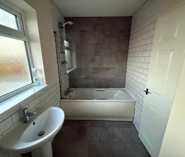 2 bedroom semi-detached house to rent - Photo 2